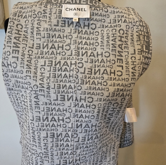 Chanel Denim Vest Size 46 - Picture 5 of 9